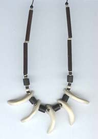 blk5claws.jpg (5922 bytes)