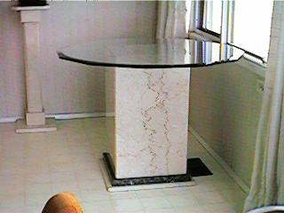 marbletable.JPG (12502 bytes)
