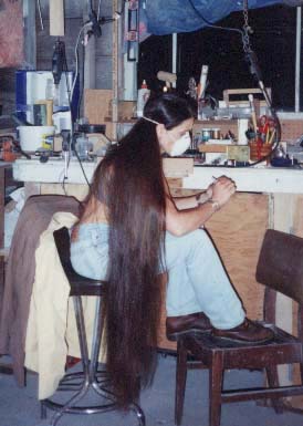 shop.JPG (21116 bytes)