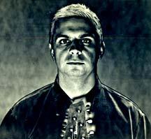 guitardude.JPG (9769 bytes)