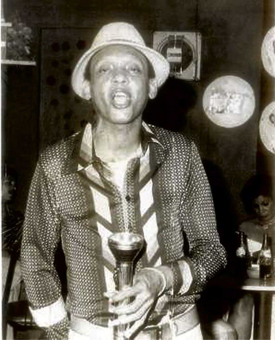 Tony Echavarria aklias Cambumbo Icon Folclor dominicabo