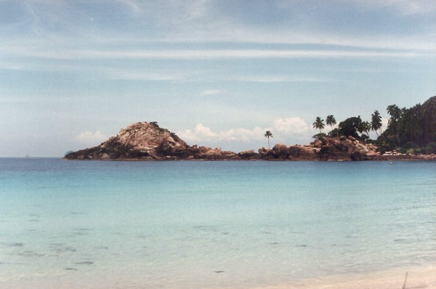 beach1.jpg (54652 bytes)