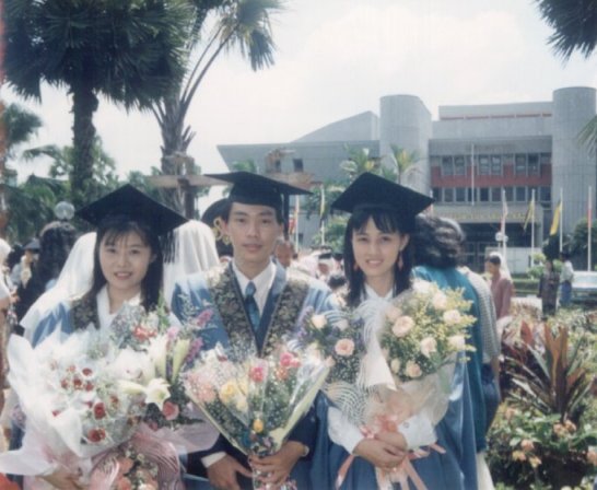 convo1.jpg (52552 bytes)