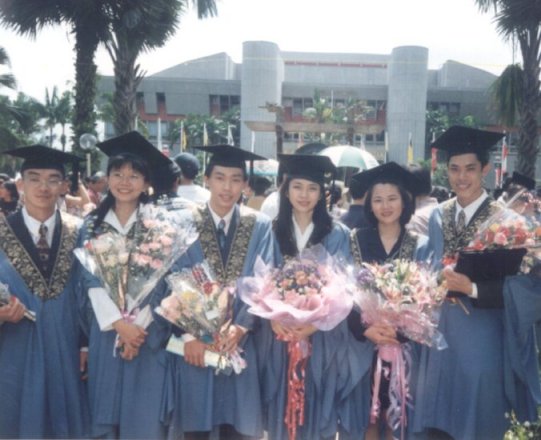 convo2.jpg (48961 bytes)