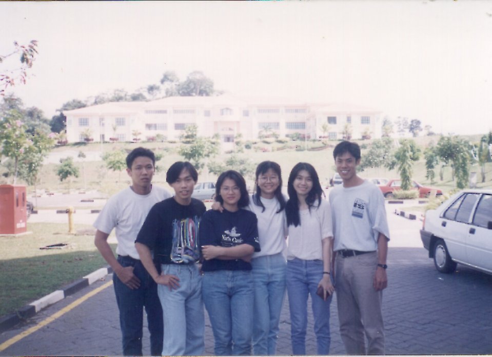 ukm1.jpg (88149 bytes)