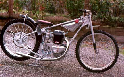 05-jawa5001974.jpg (31600 bytes)