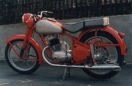 10-jawa1954250.jpg (38873 bytes)