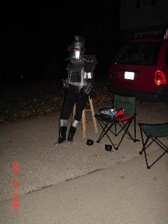 tmbstationnight.jpg (10421 bytes)