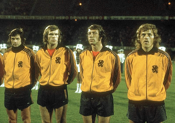 Haan at the right next to Mansveld, De Jong and Suurbier