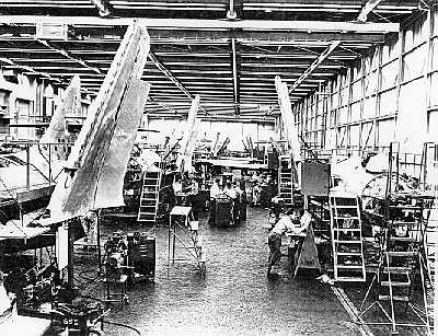 F9F Assembly line, Plant 6, 1954