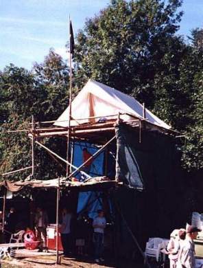 tent op palen