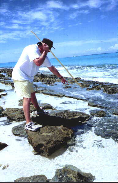 Mike tries spearfishing