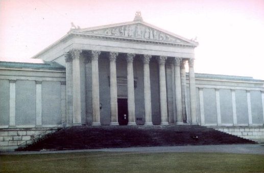  looking to the left! 