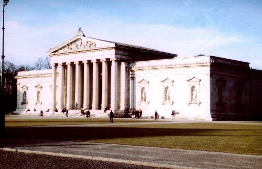  looking to the right! 