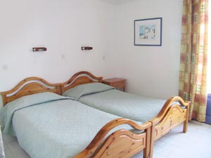 Aegina hotels, Esperides Maisonettes