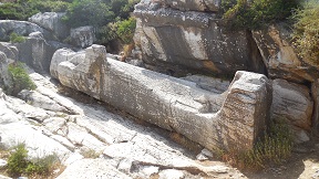 Naxos kouros