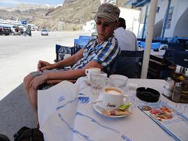 Cafe Bar Restaurant Spartacos in Athinios in Santorini