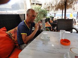 Dolce Cafe in Kamari in Santorini