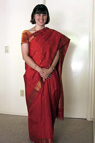 sari17.jpg (24024 bytes)
