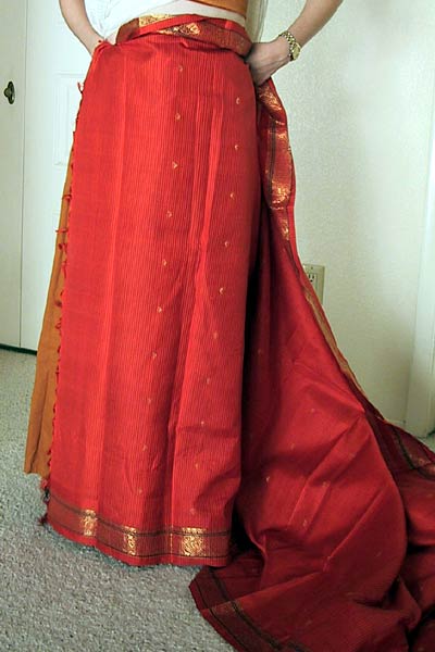 sari2.jpg (36818 bytes)