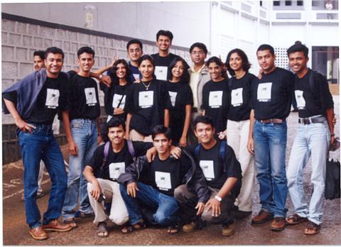 engineers.jpg (37652 bytes)