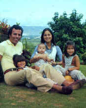 familyshot2a.jpg (22284 bytes)