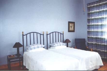 Dorpshuis Kamer1.jpg (48312 bytes)