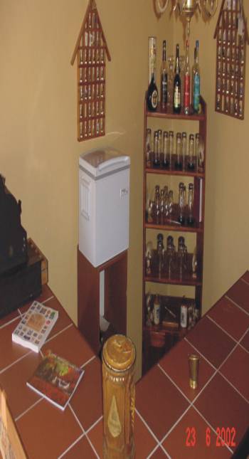 Kotzes kroeg.jpg (24588 bytes)