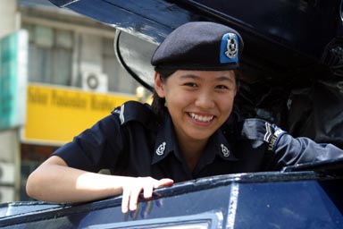 click here to view the Wannabe a Police ? Roadshow and Miss Royal Police Malaysia 2003 photo album !