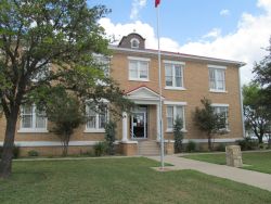 McMullen County Courthouse in Tilden