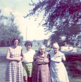 Gertrude, Nellie, Marie, and Lottie Curttright