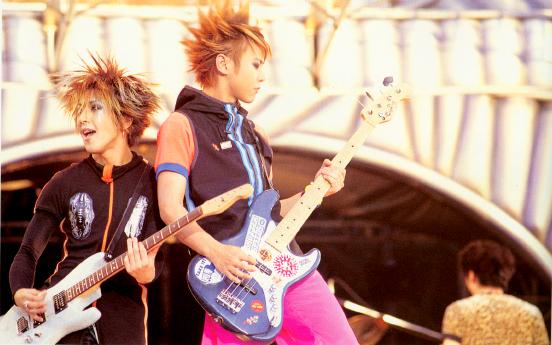 Yeah, that's right, show those instruments who's boss!