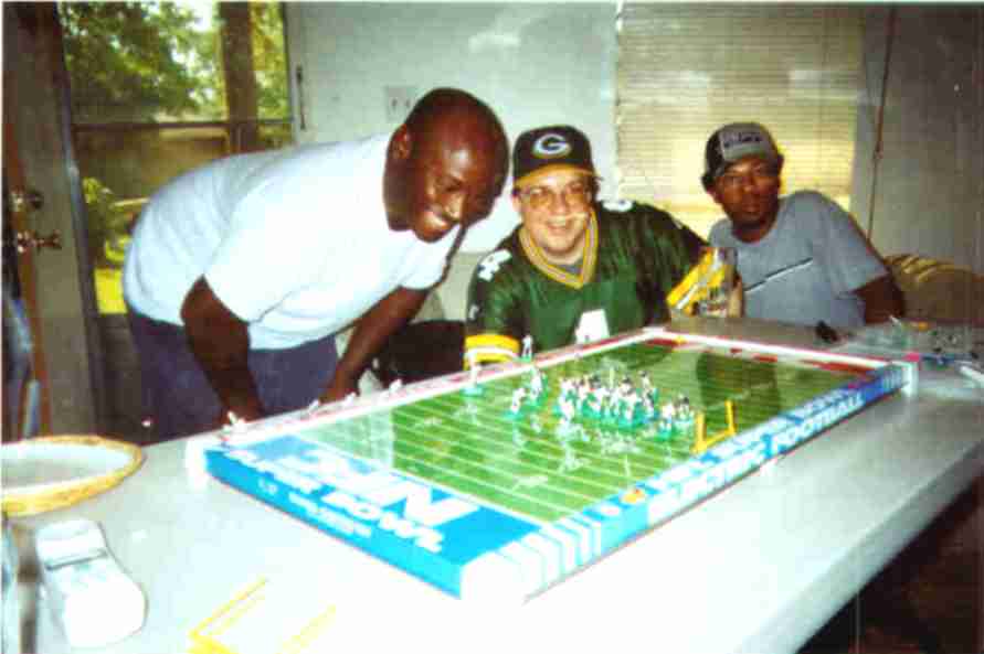 3 guys.jpg (24089 bytes)