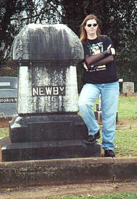 sarahstanding.jpg (20654 bytes)