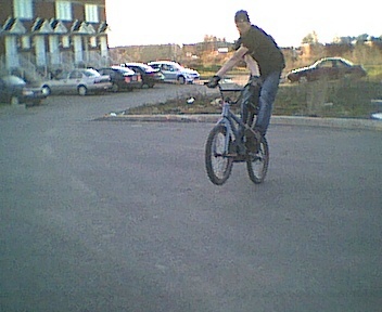 cool..look at his hands..