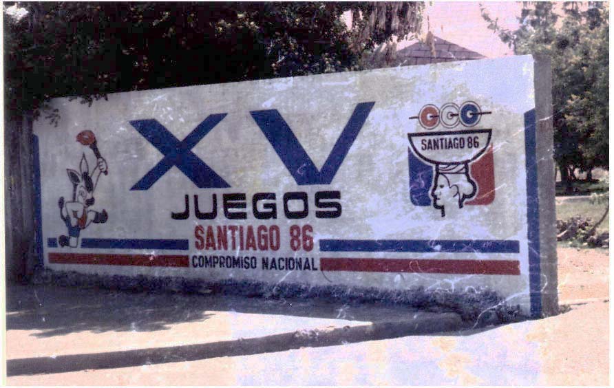 VENTANA (DES) COMPOSICION FOTOGRAFICA #83 (VALLA PROMOCION JUEGOS SANTIAGO 86)