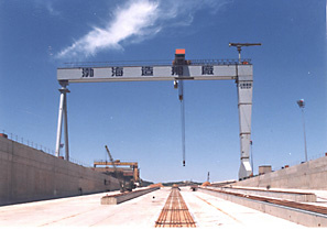 100,000 dwt Shipway and the 480ton crane