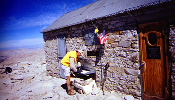 aj sign in.JPG (36543 bytes)