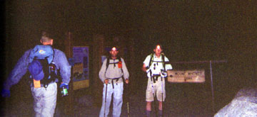 startuptrailindark.JPG (20097 bytes)