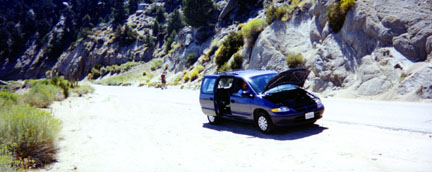 vanoverheats.JPG (31527 bytes)