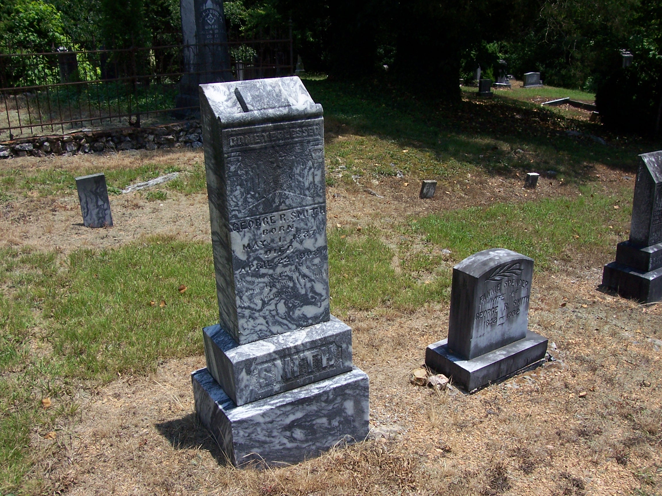 Headstones of George R. Smith and Fannie Smith at Bethlehem Baptist Church in Sonoraville, Gordon County, Georgia