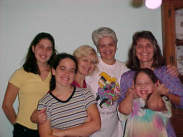 Aunt Dorothy, Aunt Jane, Mommy, Me, Lauren, Emily-->10-13-02