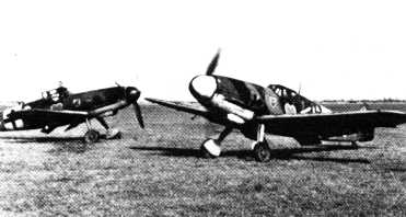 Me 109G - Gustavs - do JG 54 Gr�nherz (cora��o verde) foram deslocados do norte de Fran�a para a invas�o da R�ssia, na frente de Leningrado. Foto do ver�o de 1942