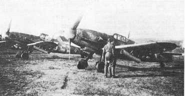 Em 1944 era comum os Me 109 usarem lan�a foguetes nas miss�es contra avi�es bombardeiros. Estes avi�es foram apelidados de Pulk Zerst�rer.