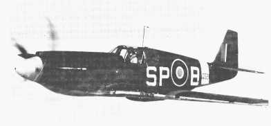 Mustang I padr�o (AG528) da RAF, v�-se uma das metralhadoras  de 12,7mm sobre a carenagem do motor.