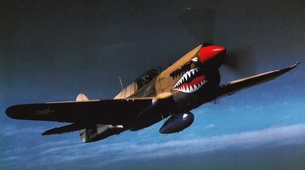 P-40 Curtiss, clique para ver a p�gina sobre o avi�o.