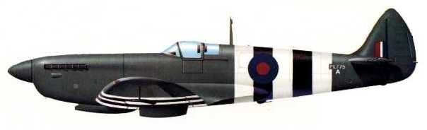 MkXI de fotoreconhecimento totalmente desarmado, tinham o nariz e o tanque de �leo maiores.