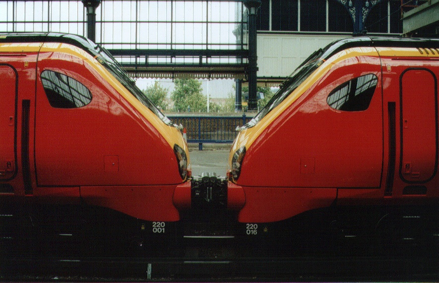 220001 and 220016 connected at the nose at Brighton Station