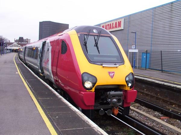 Heres the Voyager unit now standing in the bay platform at Portsmouth and Soutsea