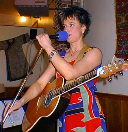 Benefit Concert held by Vickey Lyn